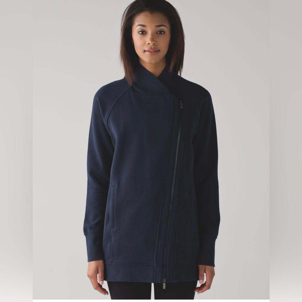 Lululemon Back To It Full Zip Wrap in Inkwell